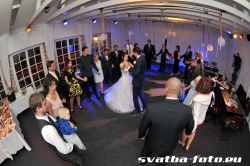 První novomanželský tanec