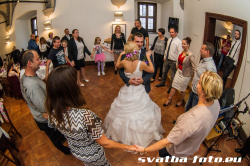 První novomanželský tanec